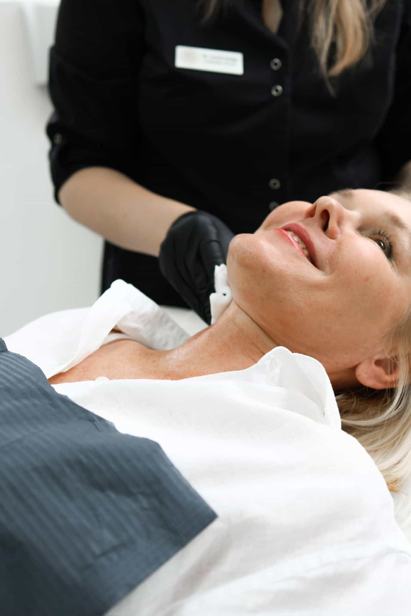 Light Eyes Ultra dark circles treatment at It’s Me and You Clinic in Kingston upon Thames, Surrey and London – targeted under-eye therapy to reduce dark circles, puffiness and tired eyes.